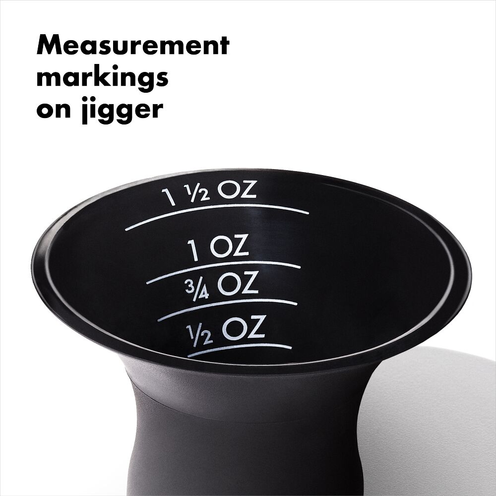 OXO Good Grips Plastic Cocktail Shaker- 20 oz/590 mL capacity I6