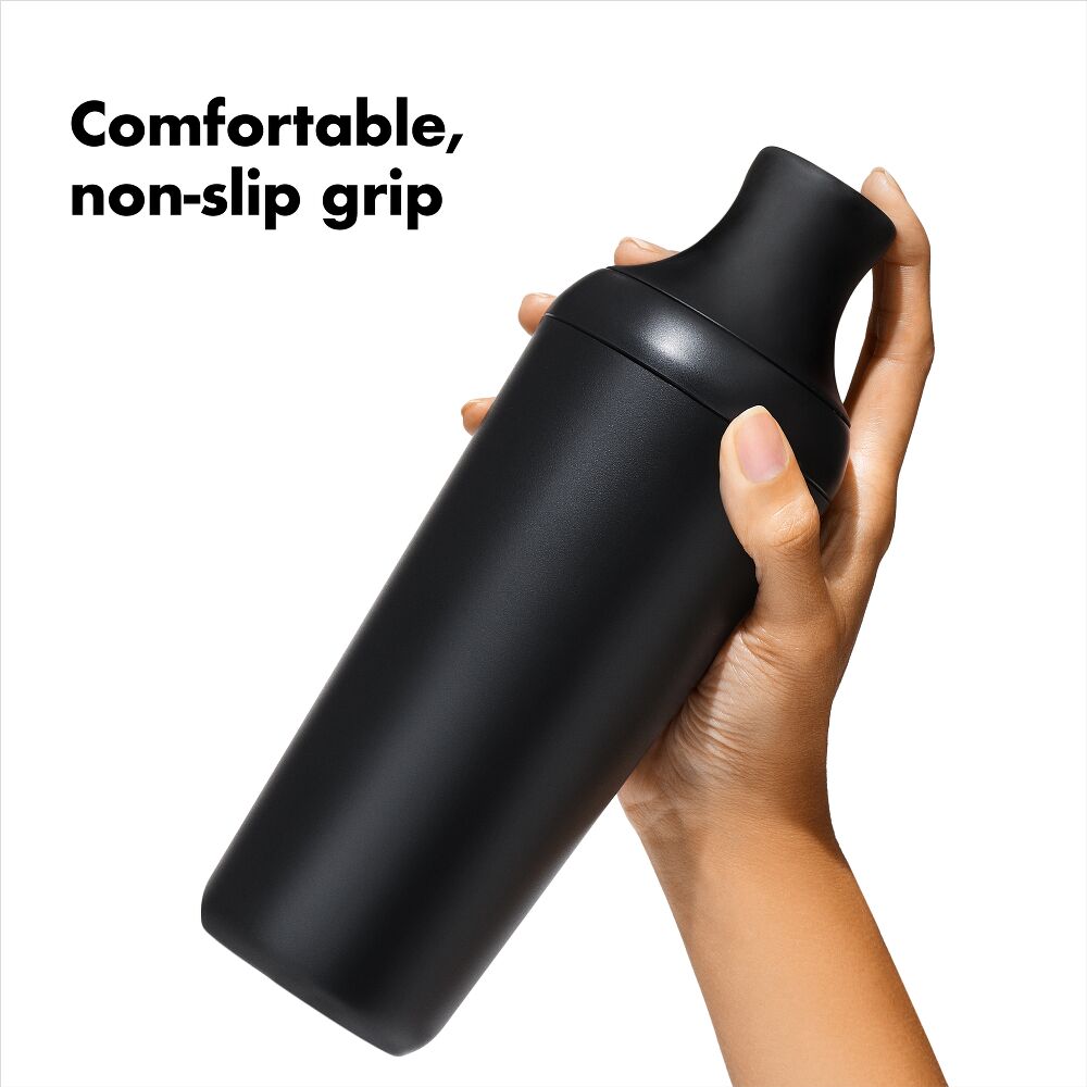 OXO Good Grips Plastic Cocktail Shaker- 20 oz/590 mL capacity I6