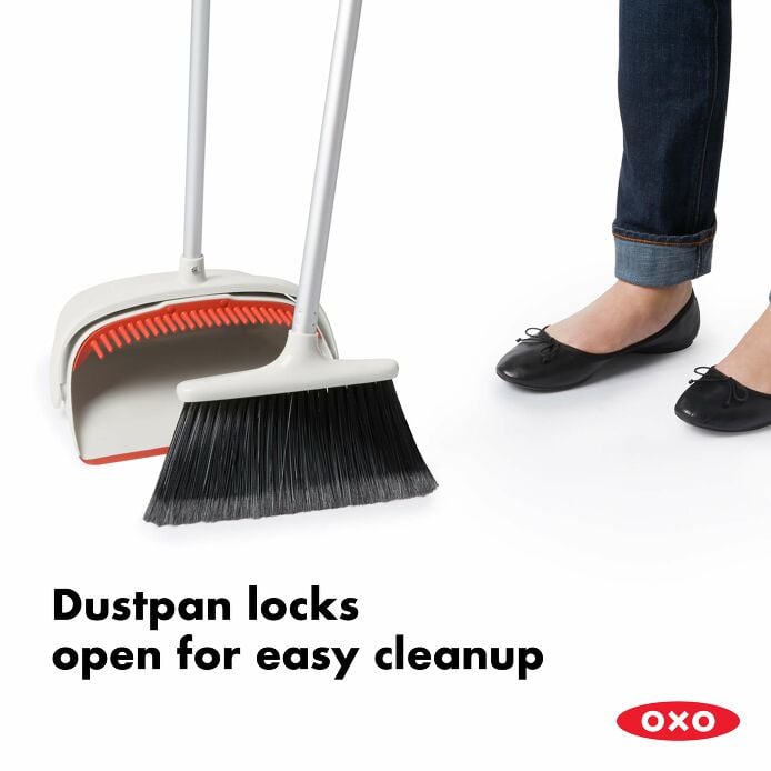 Large Sweep Set with Extendable Broom H8