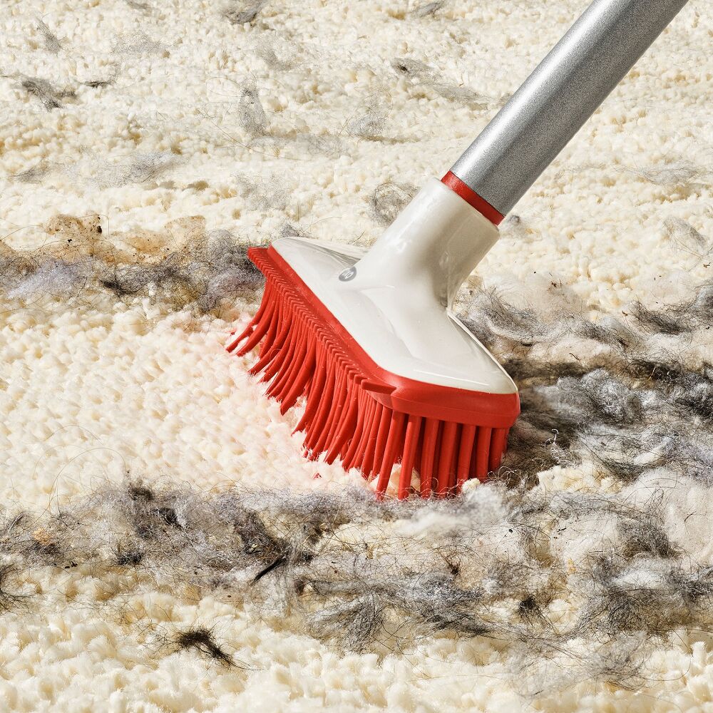 OXO Good Grips Fur Broom H7