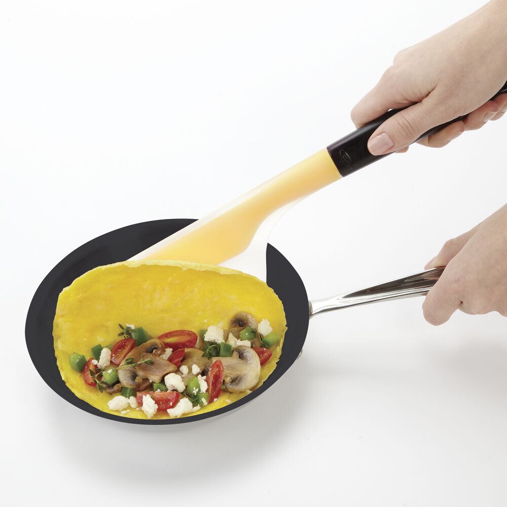 Flip & Fold Omelet Turner Q2