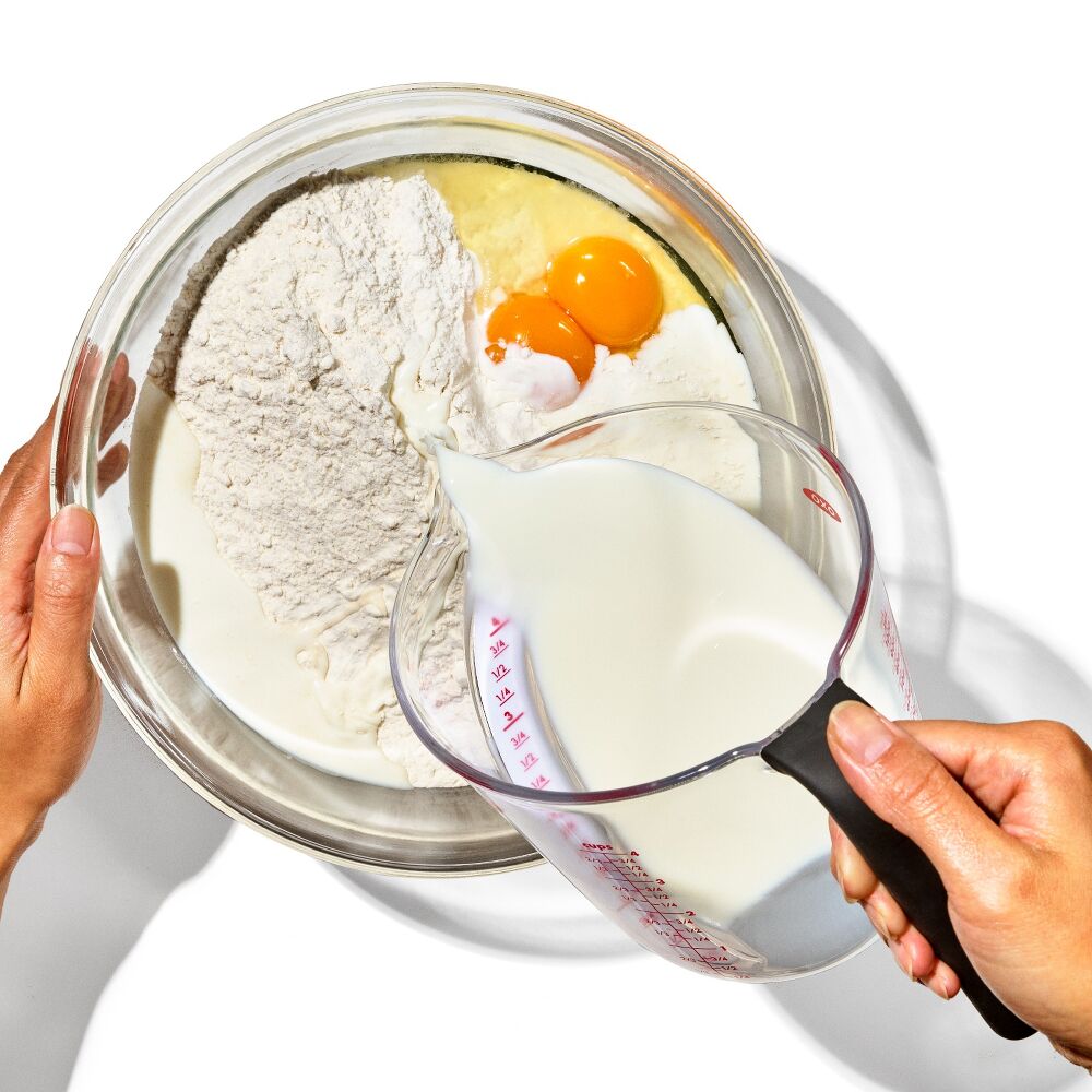 4-Cup Angled Measuring Cup L4