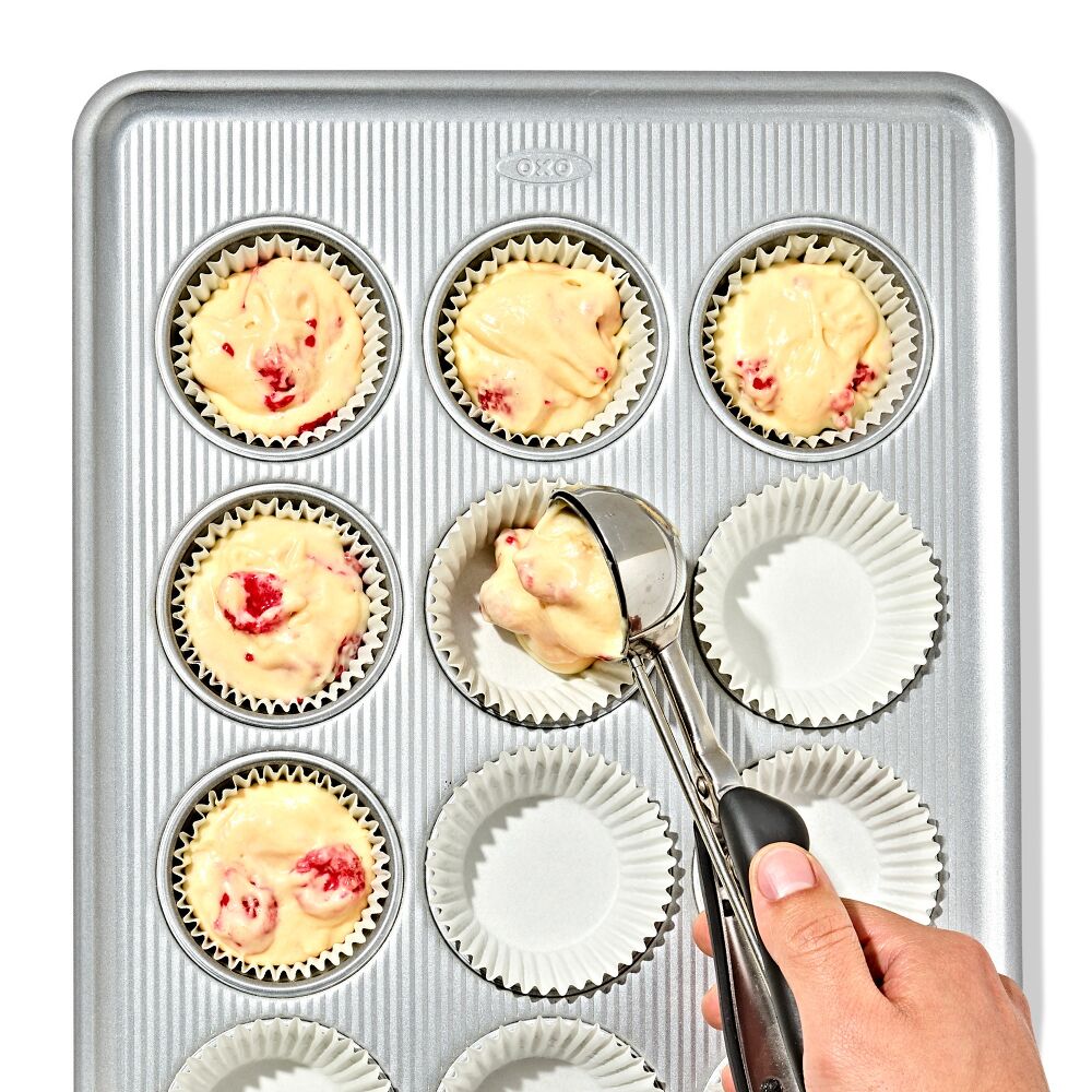 Nonstick Pro Clear Coated 12 Cup Muffin Pan Y6