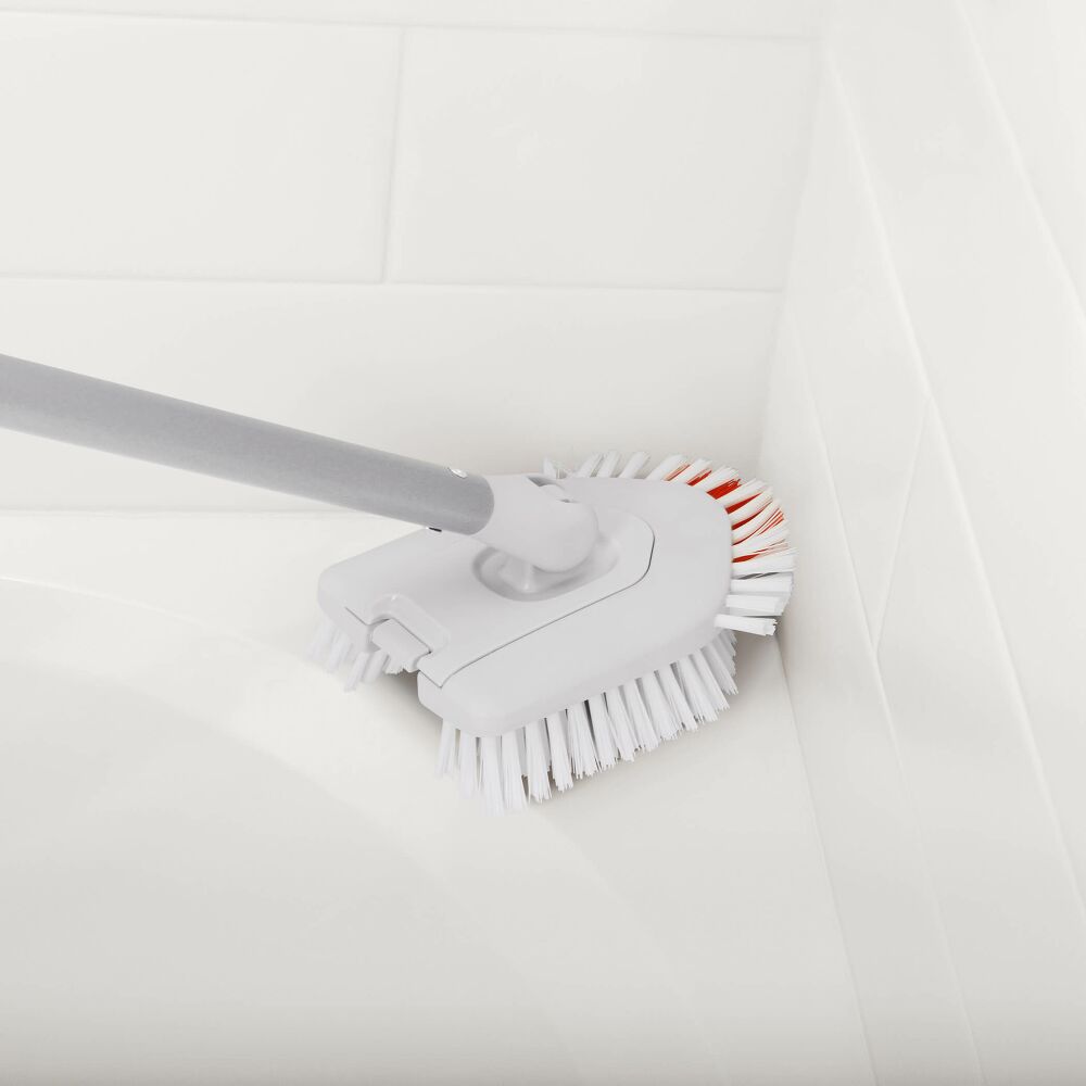 Extendable Tub & Tile Brush B6