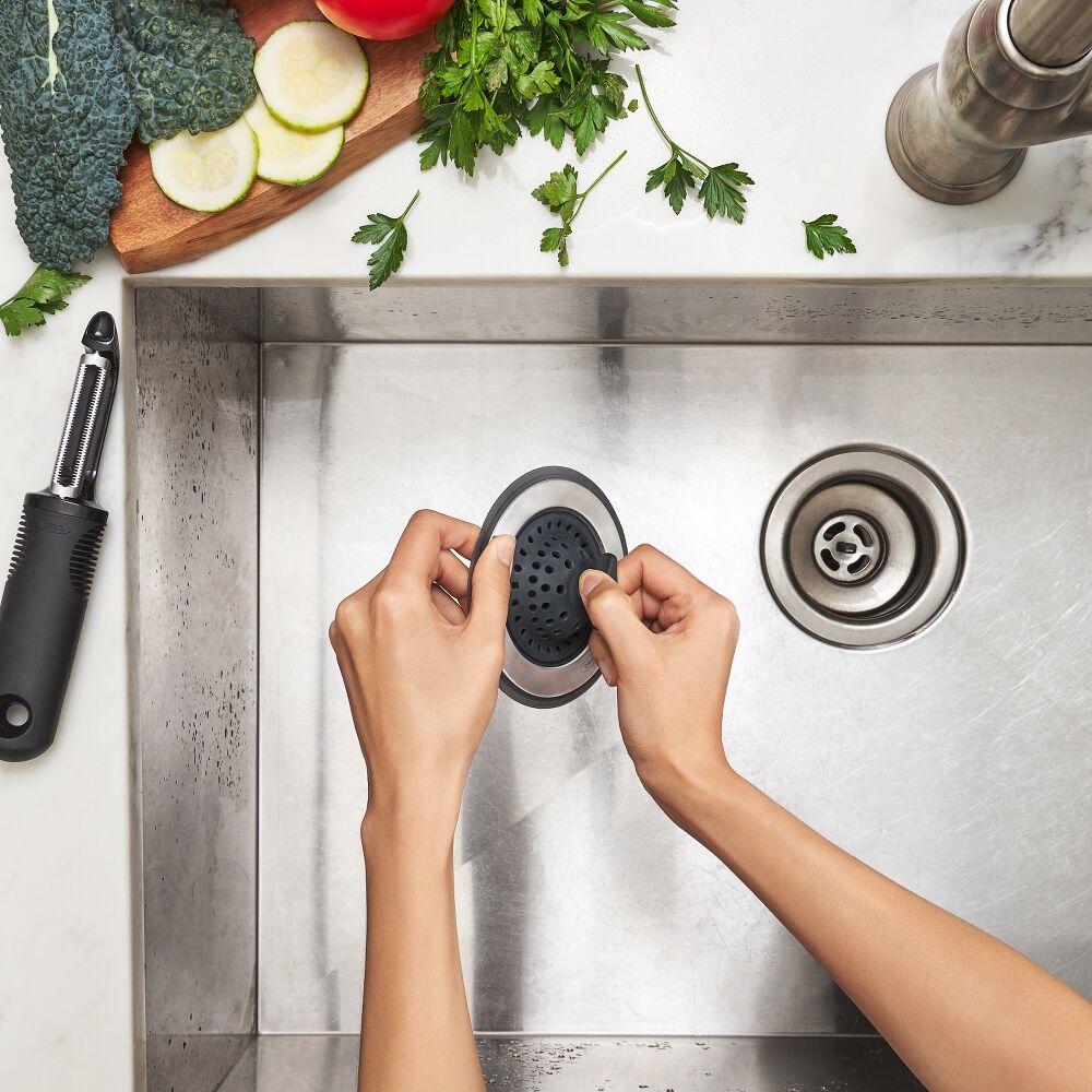 OXO Good Grips 2-In-1 Sink Strainer & Stopper Tray Pack E8