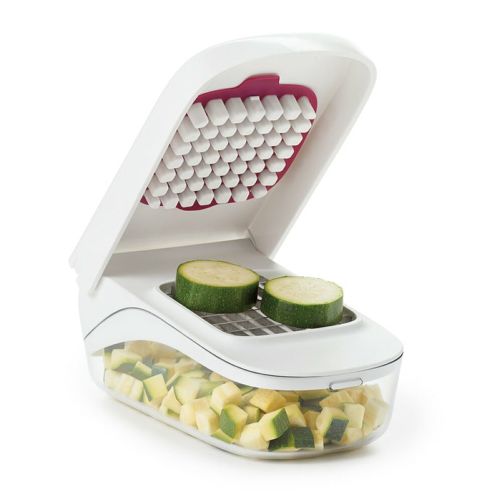 Vegetable Chopper with Easy-Pour Opening F7