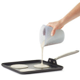 2 Cup Squeeze & Pour Silicone Measuring Cup W0