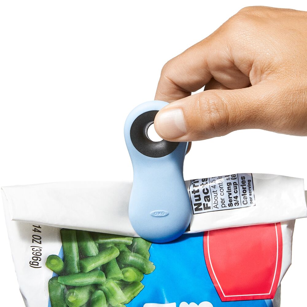 Magnetic All-Purpose Clips - 4-Pack - assorted colors K6