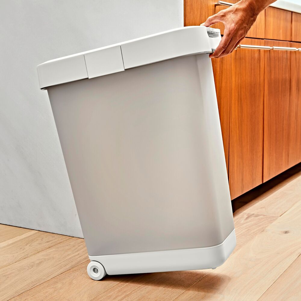 OXO Pet Airtight Food Container with Scoop — Extra Large A8