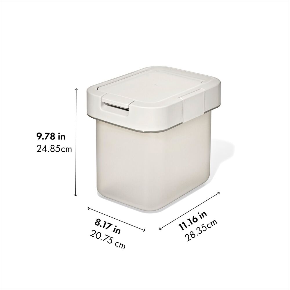 OXO Pet Airtight Food Container with Scoop — Small Q8