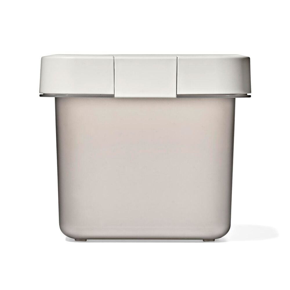 OXO Pet Airtight Food Container with Scoop — Small Q8